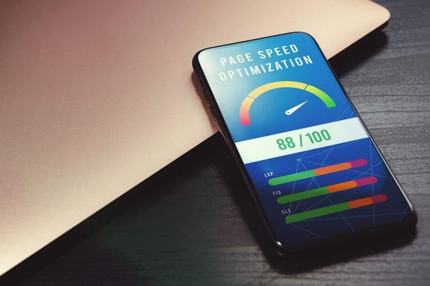 Mobilon oldalbetöltési sebesség mérése.