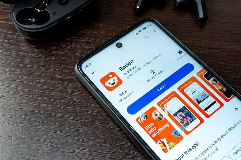 Reddit közösségi média alkalmazás az Appstore-ban.