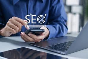 SEO, keresőoptimalizálás, webböngészés, online világ és keresés.