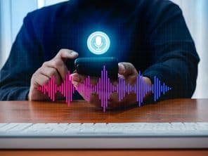 Beszélgetési hangalapú keresőalkalmazás technológiai.