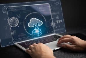 Személyes kiber biztonság felhőalapú tárolási technológiával.